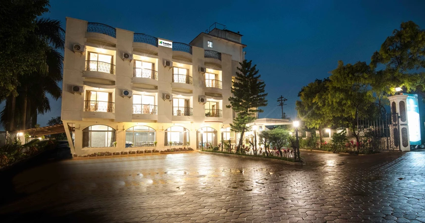 Reveniir Resort With Pool, Lonavala